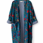 Mavi zeminli çiçekli el blok baskı kimono, doğal boyalı ve sürdürülebilir tasarım